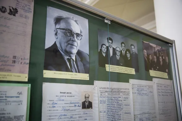 В фойе первого учебного корпуса проходит выставка к 125-летию доктора искусствоведения, Заслуженного деятеля искусств РСФСР, профессора Юрия Николаевича Тюлина