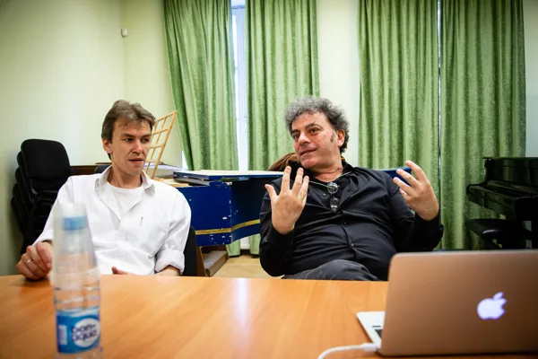 Сергей Чирков (синхронный перевод, «Студия новой музыки») и Лука Франческони (композитор, Италия)