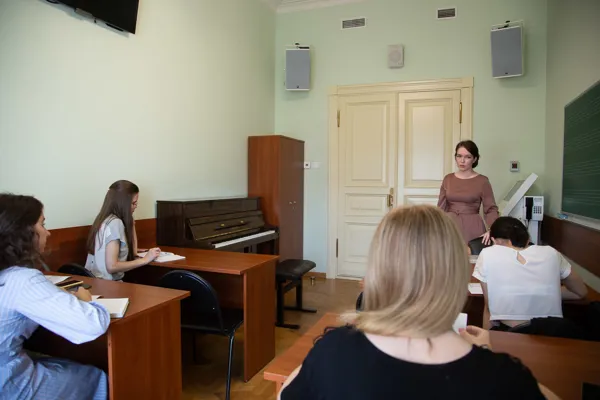 Оркестровый факультет (концертные струнные инструменты), иностранное отделение