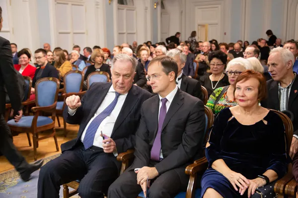Концерт в честь 70-летия ректора Московской консерватории, профессора Александра Соколова. Юбиляр с министром культуры Владимиром Мединским. Рахманиновский зал консерватории