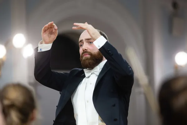 «Leggiero orchestra», дирижирует Джереми Уолкер