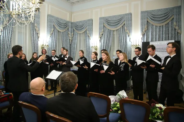 Камерный хор Московской консерватории (дирижёр Тарас Ясенков) исполняет сочинение лауреата I премии конкурса в номинации «Сочинение для хора a capella или в сопровождении фортепиано» Сергея Терентьева (Москва, МГК имени П. И. Чайковского)