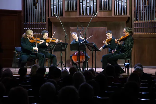 Иоганнес Брамс. Квинтет № 2 для двух скрипок, двух альтов и виолончели соль мажор, соч. 111 (1890). Исполняют Роман Минц (скрипка), Борис Абрамов (скрипка), Алексей Стеблёв (виолончель), Михаил Рудой (альт), Тимур Якубов (альт)