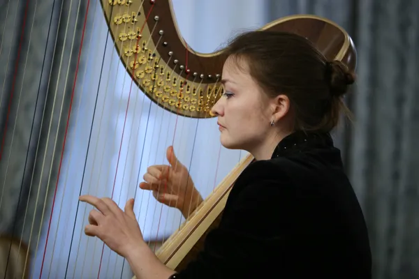 М.И. Глинка. Вариации на тему Моцарта. Исполняет Нина Куприянова