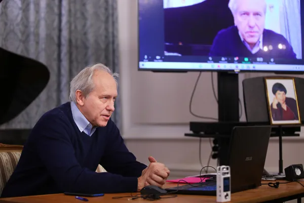 Константин Владимирович Зенкин, профессор, кафедры истории зарубежной музыки Московской консерватории, доктор искусствоведения, проректор по научной работе
