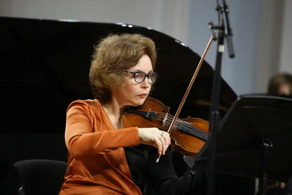 Екатерина Фомицкая (скрипка)