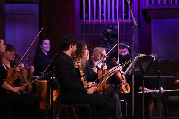 На сцене Малого зала Камерный оркестр «Ad hoc ensemble»