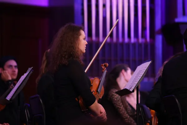 Камерный оркестр «Ad hoc ensemble» на сцене Малого зала