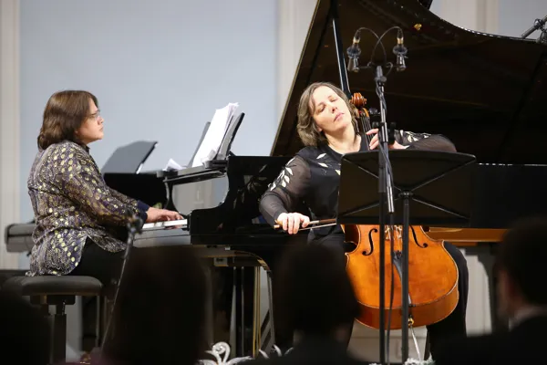 А. Пьяццолла. «Grand tango» для виолончели и фортепино. Исполняют Мона Хаба (фортепиано), Ольга Галочкина (виолончель)
