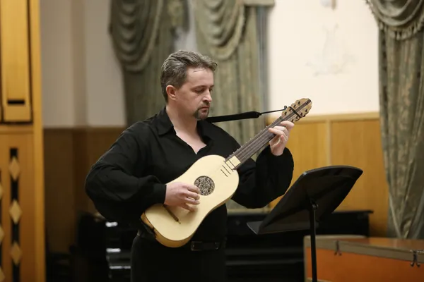 Дмитрий Черевко (виуэла)