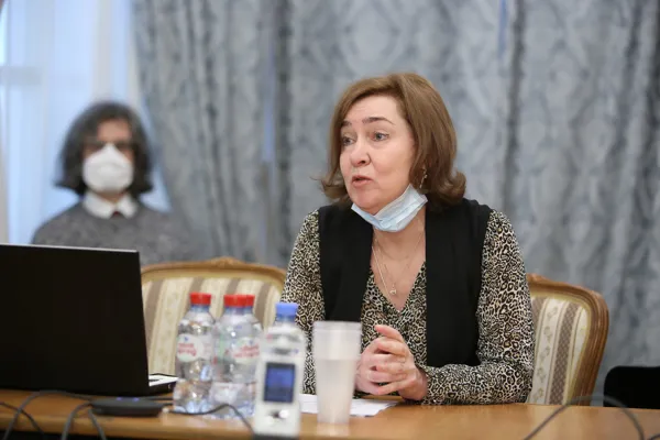 Доктор искусствоведения, профессор, заведующая кафедрой современной музыки Московской государственной консерватории имени П. И. Чайковского Марианна Сергеевна Высоцкая читает доклад на тему «Композиционная модель в музыке: к вопросу об эволюции понятия»