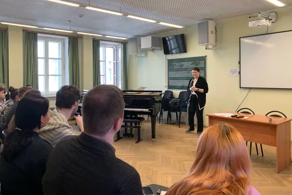 Мастер-класс: Ритмическое сольфеджио (работа с вокалистами 1 курса). Преподаватель Московской государственной консерватории имени П. И. Чайковского Сонкина Екатерина Александровна