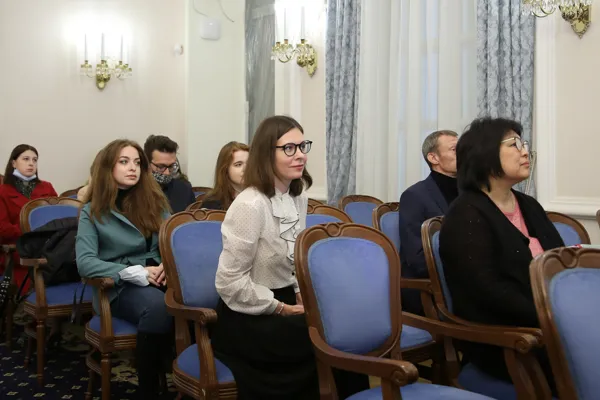 Презентация в Конференц-зале Московской консерватории книги известного французского кинорежиссера, скрипача и литератора Бруно Монсенжона «Маэстро-чародей. Беседы с Геннадием Рождественским»