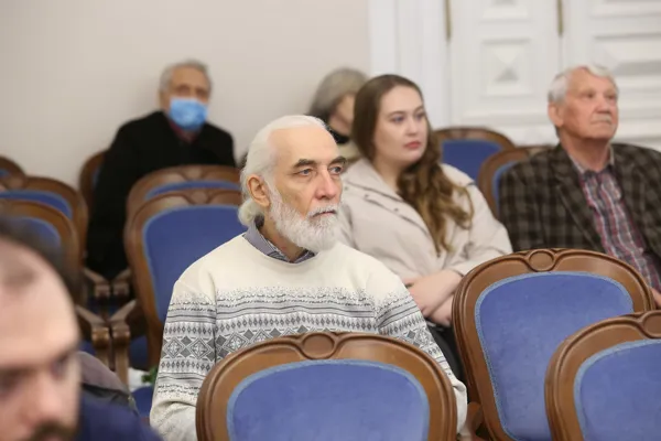 На первом плане: Владимир Владимирович Дмитриев, органный мастер консерватории. Круглый стол памяти профессора Московской консерватории Вячеслава Михайловича Щурова
