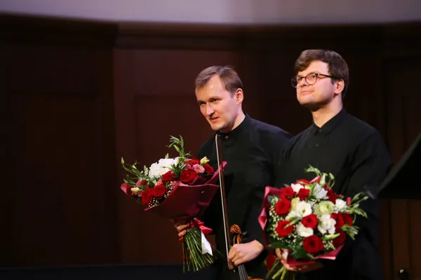 Никита Борисоглебский (скрипка), Георгий Чаидзе (фортепиано) на сцене Малого зала