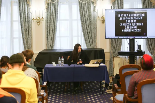 Александра Генералова, арт-критик, куратор галереи «Стыд»