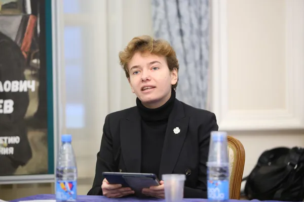 Преподаватель МГК имени П.И. Чайковского А. М. Горшкова читает доклад на тему «"Ночь в Египте" - проект Аренского и Дягилева»