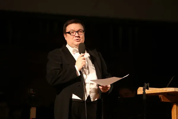 Рассказчик — художественный руководитель Симфонического оркестра Московской консерватории, лауреат международных конкурсов, доцент Вячеслав Валеев