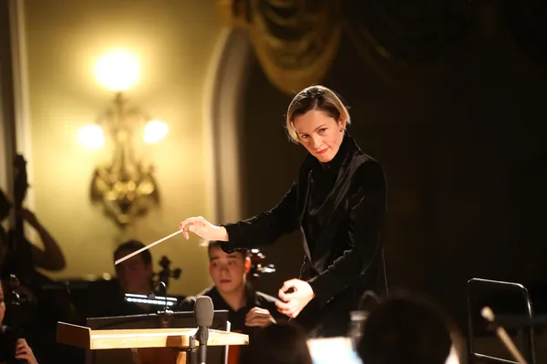 Дирижёр — Елена Сосульникова