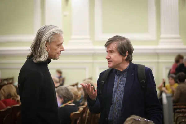 В антракте. Пианисты, заслуженные артисты России Андрей Писарев и Михаил Петухов
