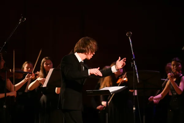 Камерный оркестр MIRA ORCHESTRA. Дирижер – художественный руководитель оркестра Илья Маркеев