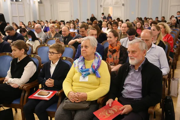 Открытие фестиваля «Музыка дягилевских сезонов». Перед началом концерта