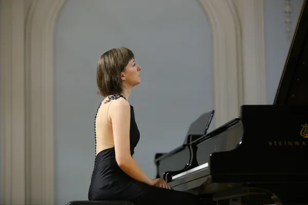 Елена Тарасова (фортепиано)