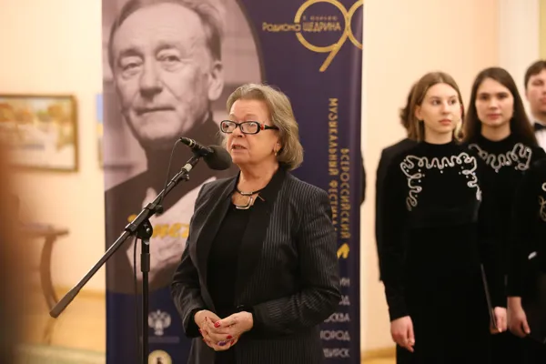 Президент Биографического института Александра Зиновьева, почетный президент Международной общественной организации — Общества «Россия — Германия», российский общественный деятель, жена, соратник, хранитель творческого и интеллектуального наследия А. А. Зиновьева Ольга Зиновьева