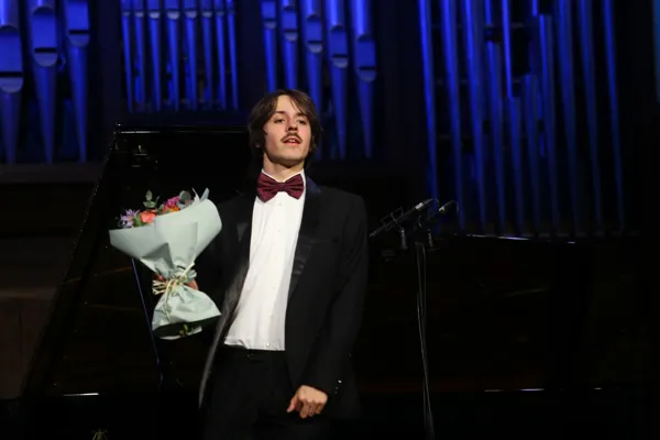 Евгений Евграфов (фортепиано) 
