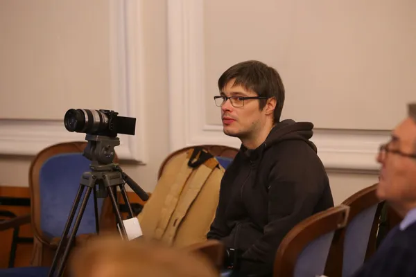 Видеосъемку на открытии Круглого стола, посвященного юбилею Родиона Константиновича Щедрина (к 90-летию), в Конференц-зале Московской консерватории 16 декабря 2022 года ведет кандидат искусствоведения Иван Сергеевич Старостин