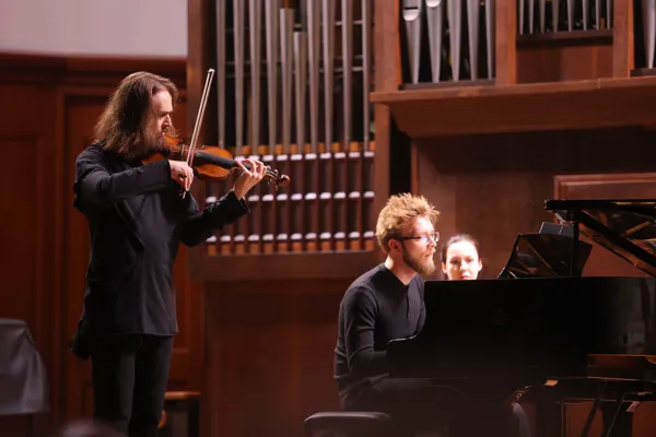 И. Наборщиков. «Hommage à Béla Bartók» для скрипки и фортепиано. Исполняют Иван Наборщиков (скрипка), партия фортепиано — Даниил Кондратьев
