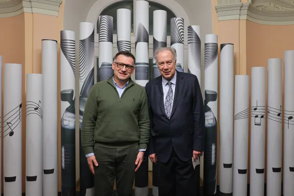 Член Попечительского совета Московской консерватории, директор EXEED CarsRus Геннадий Баранов и ректор Московской консерватории, профессор Александр Соколов 