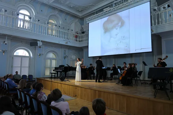 Камерный оркестр «Ad Parnassum», дирижёр — Валерий Попов. Алиса Гребенщикова (художественное слово). Рахманиновский зал
