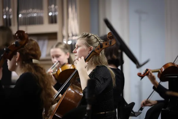 Камерный оркестр «Ars Cordis» на сцене Рахманиновского зала