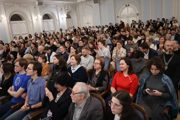 Концерт, посвященный 100-летию основания кафедры хорового дирижирования Московской государственной консерватории им. П.И. Чайковского, прошёл в Рахманиновском зале консерватории