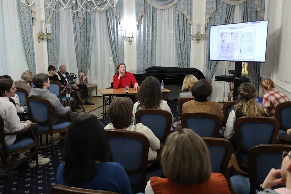 Мастер-класс лютниста, преподавателя, исследователя Константина Щеникова-Архарова. Конференц-зал