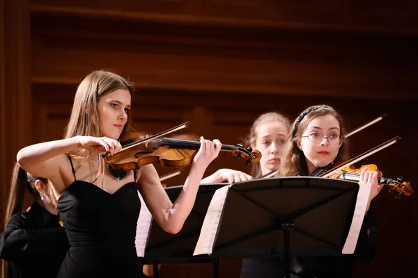 Камерный оркестр «Rise Orchestra» на сцене Большого зала