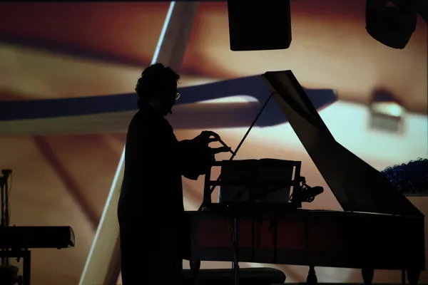 Пьер Жодловски. “Lessons of anatomy. Book of Harpsichord” (2015) для клавесина, электроники и видео. Исполняет Алина Ежакова (Екатеринбург)