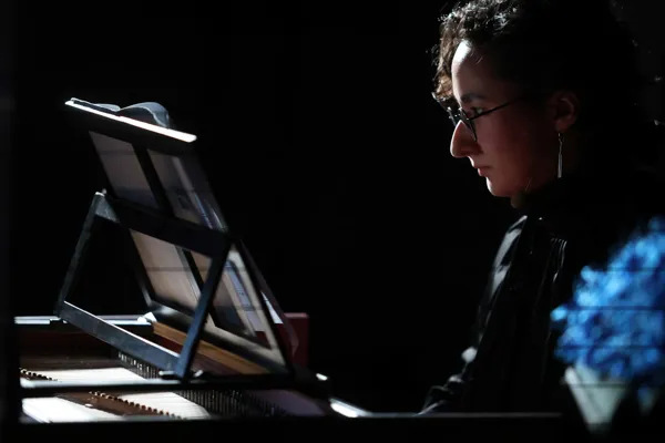 Пьер Жодловски. “Lessons of anatomy. Book of Harpsichord” (2015) для клавесина, электроники и видео. Исполняет Алина Ежакова (Екатеринбург)