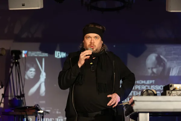 Лекцию-концерт «CEAM Percussion: взаимодействие с перкуссией» в рамках лаборатории «Импросхема» открывает Олег Макаров