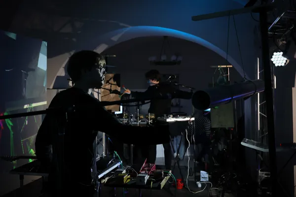 На переднем плане: Филипп Фитин («CEAM Percussion»)