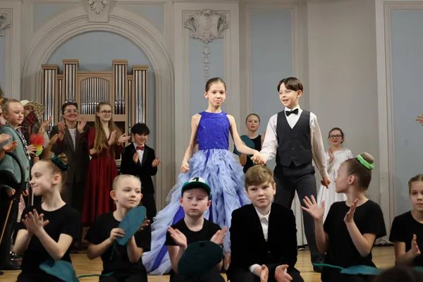 Есения Лагунова (фортепиано), Носорог – Виктор Леонов 