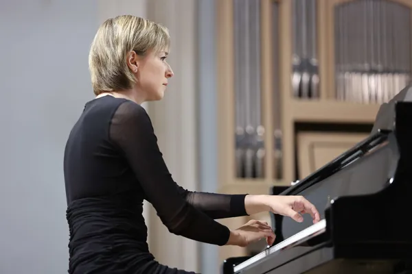 Елена Тарасова (фортепиано)