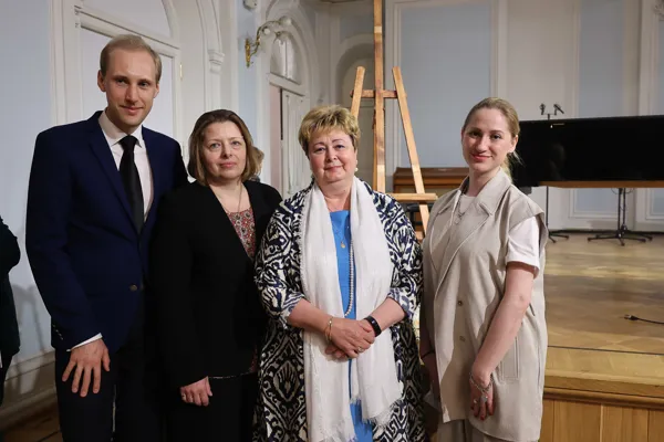 Организаторы проекта «В.Д. Поленов – художник и композитор» – инициативная группа кафедры истории русской музыки: доценты Д.И. Топилин и Н.В. Гурьева, профессор И.А. Скворцова (автор идеи и художественный руководитель проекта), преподаватель А.А. Дамарская
