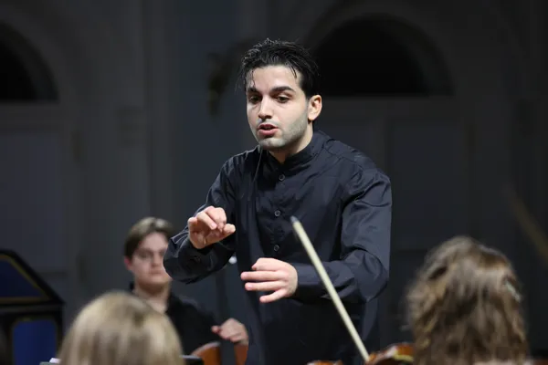 Художественный руководитель и дирижёр Камерного оркестра «Camerata Komitas» Эрнест Алавердян