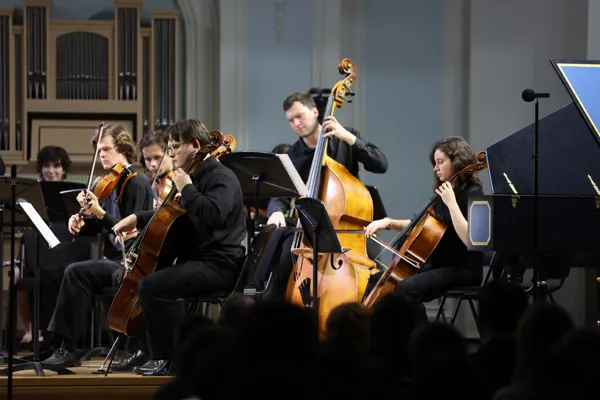 Камерный оркестр «Camerata Komitas» на сцене Рахманиновского зала
