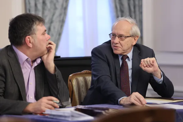 Обсуждение доклада Д.Р. Петрова