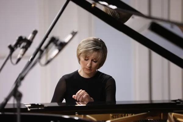 Елена Тарасова (фортепиано)