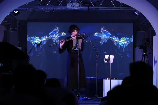 Хаотянь Юй. "asunder (syntagma)" для бас-флейты и электроники. Исполняет Мария Корякина