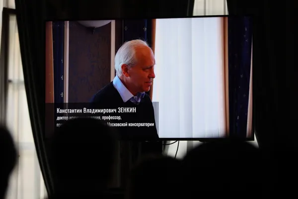 На экране документальный фильм «С. Рахманинов. Страницы семейного альбома» (Студия Ивана Старостина, 2024)